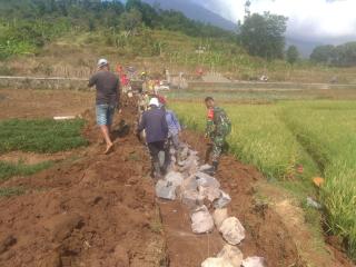 Peranan TNI Dalam Kepedulian Pembangunan Desa di Tengah Masyarakat