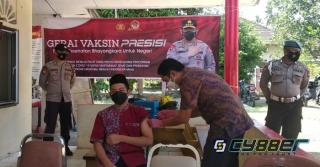 Pelajar SMP, SMA dan Pesantren Jalani Vaksin di Polsek Dabo Singkep Kepri