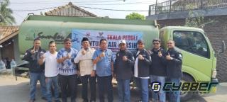 SKALA dan Baznas Cilegon Salurkan 10.000 Liter Air Bersih untuk Warga Gunung Batur