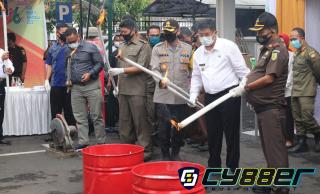 Kejaksaan Negeri Sumedang Musnahkan Barang Bukti Tidak Pidana Kejahatan