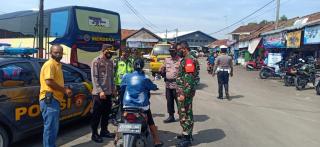 Pelanggar Prokes di Pasar Banjarsari Ciamis Ditindak
