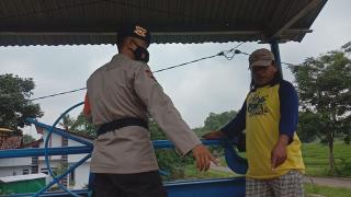 Antisipasi Banjir, Tim SAR Sat Brimob Polda Jabar Kembali Cek Pintu Air Cirebon Girang