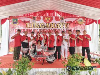 Meski Diguyur Hujan, Warga Griya Praja Mandiri Antusias Ikuti Senam dan Jalan Sehat HUT RI ke-80