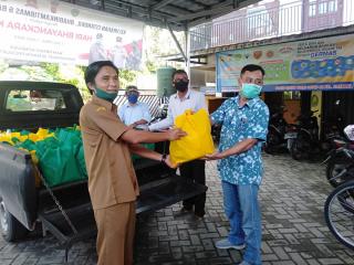 Kepedulian Maman Suherman Terhadap Warga Citangkil Yang Menjalani Isolasi Mandiri