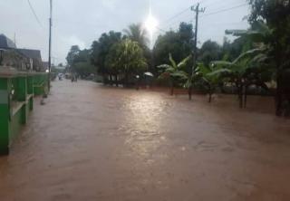 Jalan Penghubung Dua Kecamatan Majenang Dan Wanareja Terputus Total Akibat Banjir Sungai Cigegemeh