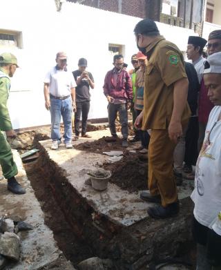 Renovasi Mesjid Al Iman Manglid Margahayu Selatan, Kepala Desa dan Masyarakat Bergotong Royong