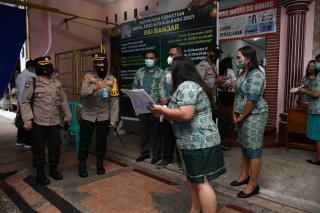 Berikan Rasa Aman dan Nyaman dalam Beribadat Natal, Kapolres Banjar bersama Pamen Asistensi Cek Pelaksanaan Sterilisasi Gereja