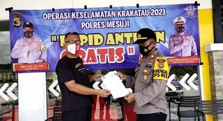 Polres Mesuji Gelar Rapid Antigen Kepada Pengendara yang Melintas Tol Tran Sumatera