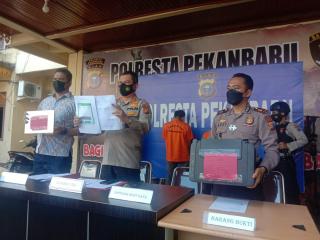 Palsukan Surat PCR Covid-19, Dua Warga Pekanbaru Diangkut Polresta