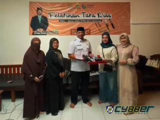 Pembukaan Pelatihan Tata Rias, RESSES 2026 DPRD Kota Bandung Hadirkan Program Pemberdayaan Perempuan