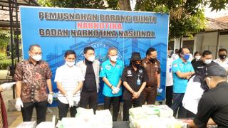 BNN Musnahkan BB 70 KG Sabu, dan Ganja Hasil Penangkapan Transaksi Online