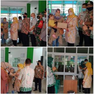 Lawan Covid-19, Anggota DPR RI Teti Rohatiningsih Salurkan Bantuan APD Ke Puskesmas PKM 1 Dayeuhluhur. 