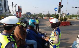 Disiplinkan Masyarakat, Polres Karawang Polda Jabar Gelar Ops Patuh Lodaya 2020
