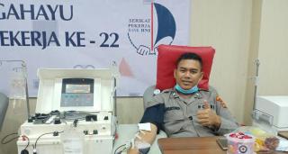 Peduli Sesama, Anggota Polsek Pameungpeuk Donorkan Plasma di PMI