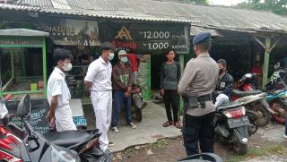 Cegah Covid-19, Sat Brimob Polda Jabar Sambang Dialogis Ke Warga Cirebon