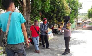Sambangi Pedagang Kaki Lima, Personil Polres Majalengka Polda Jabar Himbau Protokol Kesehatan dan 3M