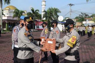 Berprestasi Dalam Tugas, Tujuh Bhabinkamtibmas Diberikan Penghargaan Di Wilkum Polresta Bandung Polda Jabar