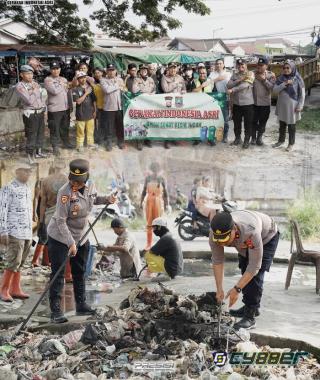Gerakan Indonesia Asri, Polres Cilegon Bersihkan Sampah di Kali Kranggot