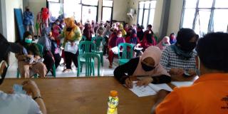 151 KPM Desa Muarajaya Caringin Bogor, Kembali Terima BST