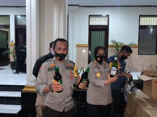 Ribuan Botol Miras Berbagai Merk, Di Amankan Polresta Sukabumi