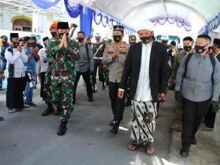 Panglima TNI : Para Santri Harus Selalu Menjaga Protokol Kesehatan