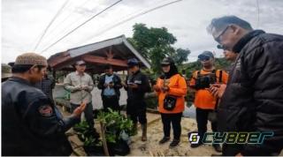 Sejumlah Tokoh Masyarakat Ciarileu Bareng KKN Gelar Aksi Penghijauan