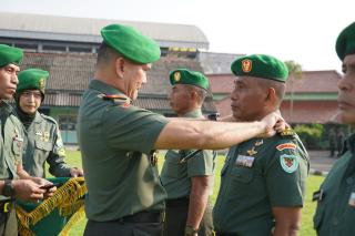 Pimpin Upacara Kenaikan Pangkat Personel Korem 064/MY, Brigjen TNI Fierman: Ini Diberikan kepada Anggota Berdedikasi