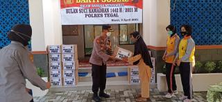 Sambut Ramadhan,Polres Tegal Bersihkan Tempat Ibadah dan Bagikan Sembako