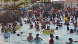 Pengunjung Waterboom Lippo Cikarang Dibubarkan, RK : Ketegasan Aparat Akan Jadi Pelajaran Bagi Para Pemilik Usaha