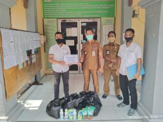 Pelindo I Dumai Bagikan Bahan Disinfektan Untuk 4 Kelurahan Sekitar Kawasan Pelabuhan