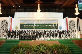 Wisuda Santri dan Mahasantri PPTQ Ibnu Abbas Klaten Tahun Ajaran 2023/2024