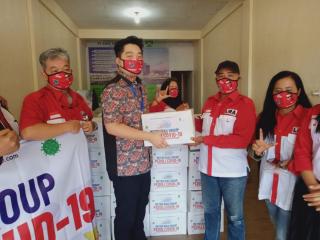 Peduli Covid-19, Metro Riau Group Salurkan Paket Sembako Melalui DPW LSM LIRA Riau