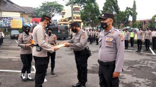 Berprestasi dalam Bertugas, Sejumlah Personel Polres Ciamis Polda Jabar dapat Penghargaan