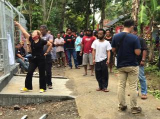 Kapolsek Pangandaran Berhasil Redam Amarah Warga Pananjung yang Menolak adanya Menara Tower yang Sedang dibangun