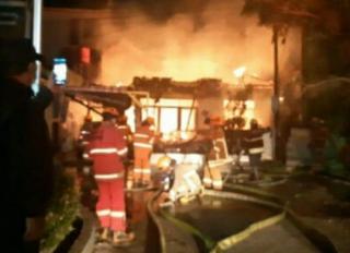 Sijago Merah Lalap Sebuah Rumah di Jalan Pratista Antapani