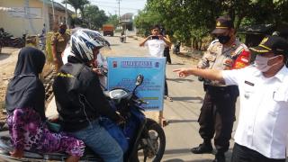 Kapolsek Kroya Iptu H Rasita Menindak Tegas Pengguna Jalan Tidak Pakai Masker