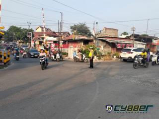 Polsek Cilegon Gelar PECAK, Antisipasi Kemacetan di Simpang Rel Temu Putih