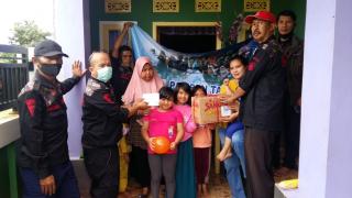 Peduli Bencana, PSP SPN dan Serikat Buruh Harmoni PT TII Serahkan Bantuan Pada Korban Longsor Cimanggung