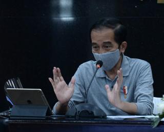 Presiden Kembali Tekankan Pentingnya Strategi Intervensi Lokal dan Penggunaan Masker