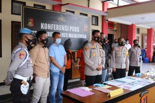 Ditengah Pandemi, Polres Majalengka Polda Jabar Amankan Dua Pelaku Prostitusi Online Via Mi Chat