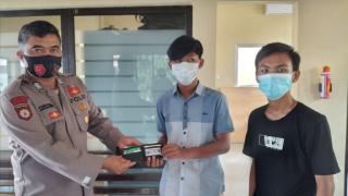 Polres Tanggamus Terima Penyerahan Dompet Berisi Surat Penting Milik Warga Tulang Bawang