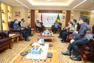 Kabaharkam Polri dan Menteri Pertanian Jajaki Kerja Sama Pemanfaatan Lahan Tidur untuk Ketahanan Pangan