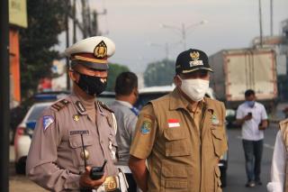 Wakil Wali Kota Bekasi Monitoring Progres Penerapan PSBB Di Cek Poin Perbatasan