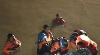 Mabuk, Lalu Tenggelam Dan Meninggal Di Sungai Bendung Serayu. 