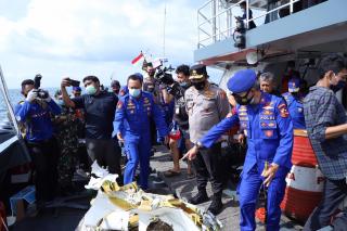 Kabaharkam Polri Cek Saksikan Langsung Proses Pencarian Korban Pesawat Sriwijaya Air