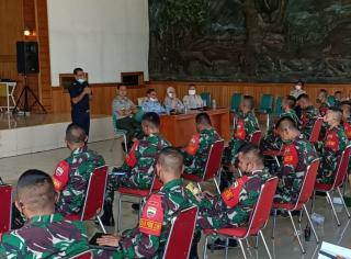 Personel Satgas Pamtas RI-PNG Yonif Mekanis 516 dan Yonif 125 Terima Pembekalan