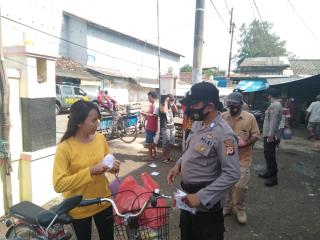 TNI-Polri dan Satpol PP Bagi-Bagi Masker di Wilkum Polres Indramayu Polda Jabar