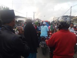 Pasar Tradisional Omben Macet Karena Parkir Sembarangan