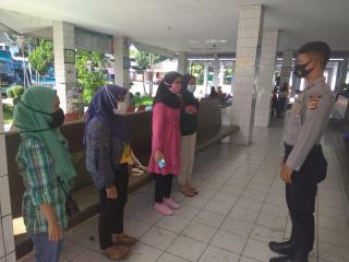 Satlantas polres ciamis berikan pemahaman cara berlalu lintas yang baik pada warga disekitar terminal ciamis.