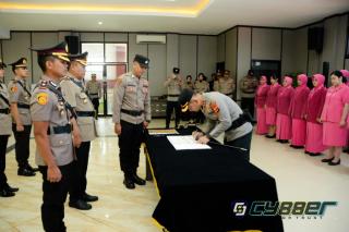 Kapolres Bogor Pimpin Sertijab Tiga Kapolsek Jajaran